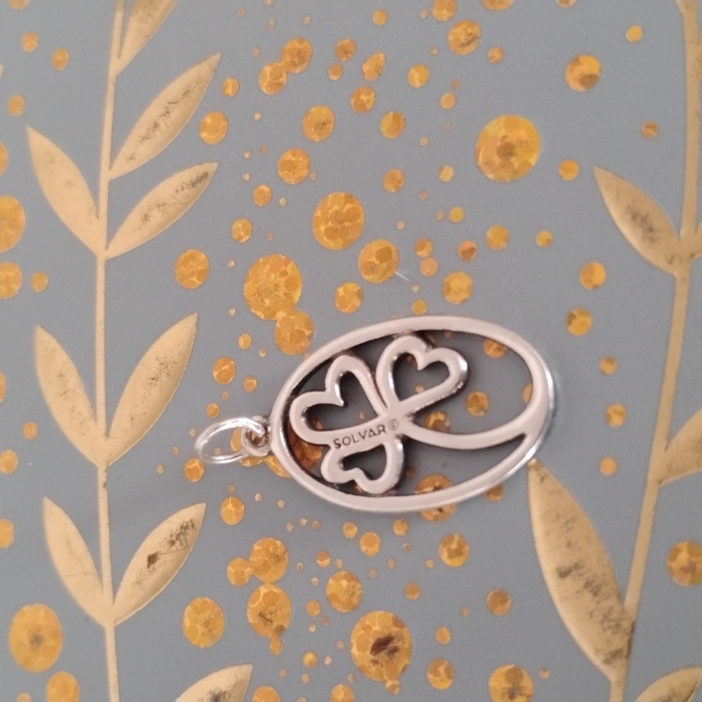 Solvar Sterling Silver Clover Pendant